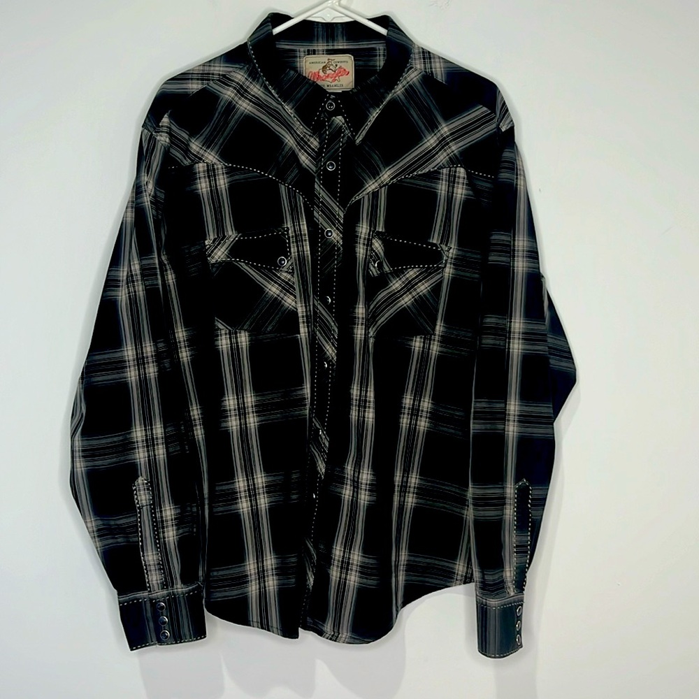 Men’s black Wrangler pearl snap long sleeve shirt with pockets L/XL